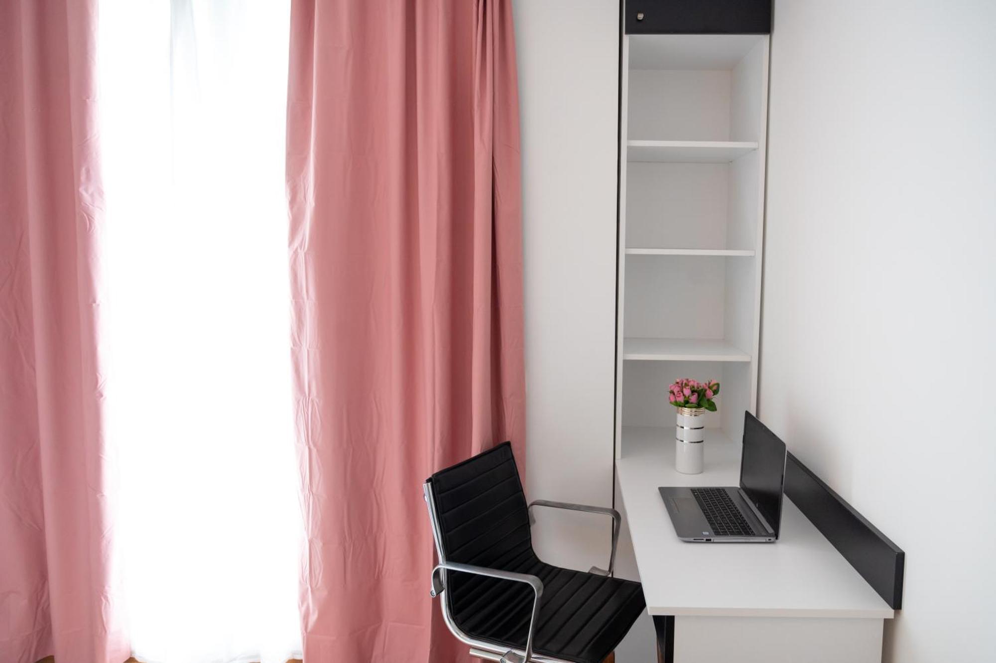 Sunny 1Bdr Apartment Near Center София Екстериор снимка