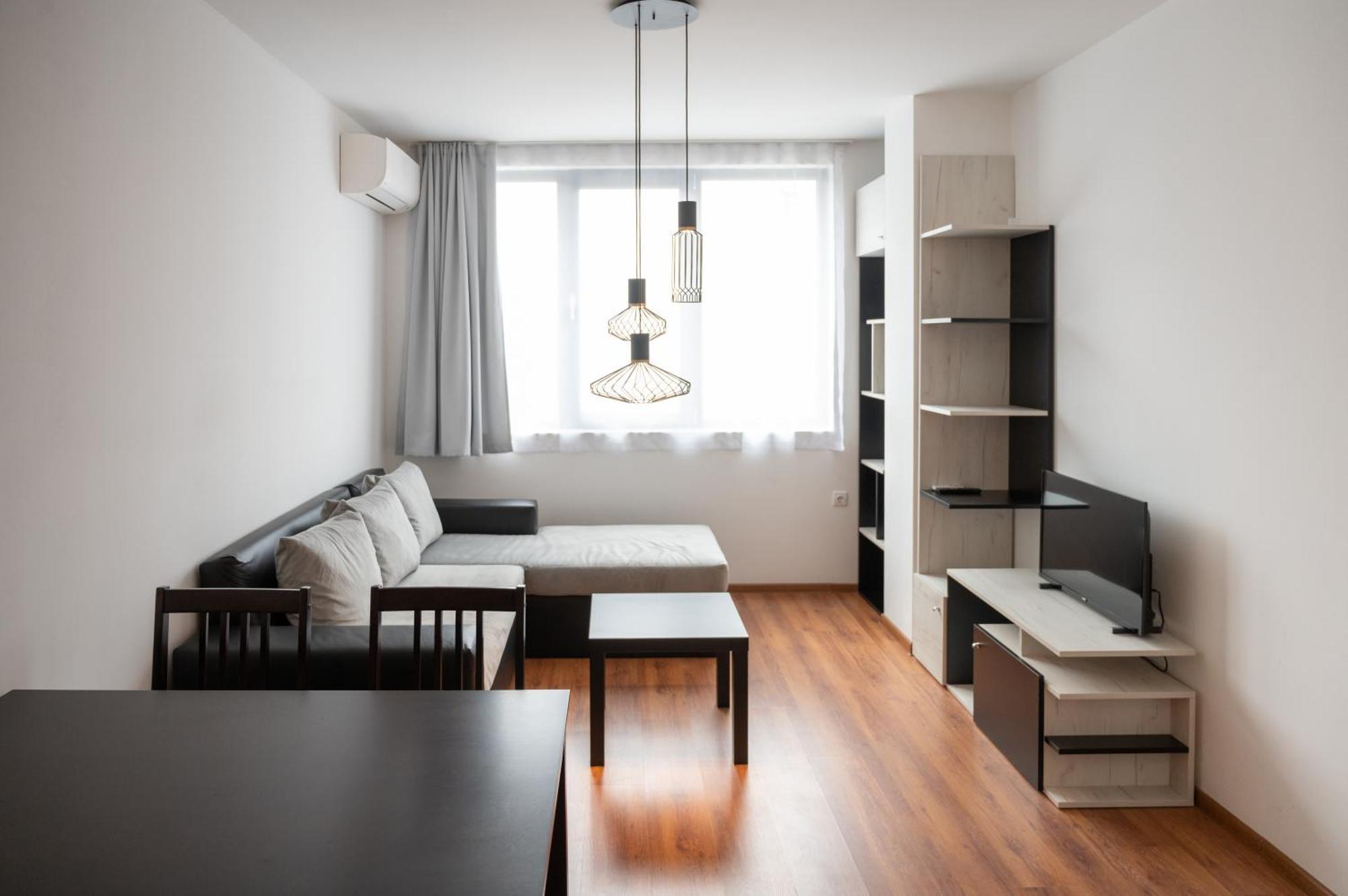 Sunny 1Bdr Apartment Near Center София Екстериор снимка